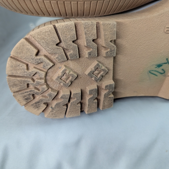 Beige Short Boots Size 10 Winter White Almond Charlotte Russe - Picture 11 of 13